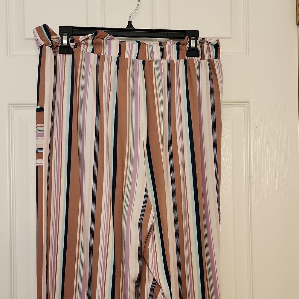 Xhilaration Wide Leg Pants. - Picture 6 of 11